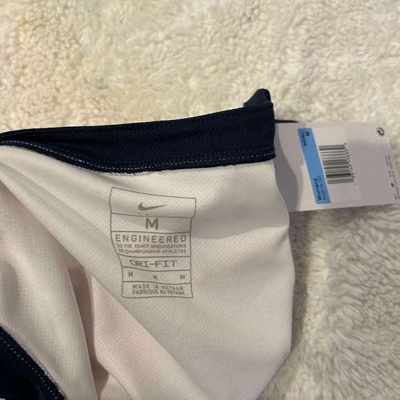 Nike NWT Womens White/Navy Sleeveless Basketball Shirt Size Medium - Picture 5 of 7